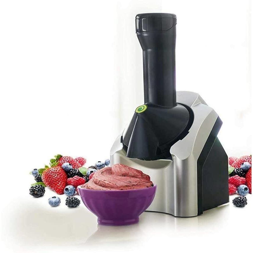 Electromenager Machine à crème glacée sorbets, machine à desserts aux fruits. Electromenager Machine à crème glacée sorbets, machine à desserts aux fruits.